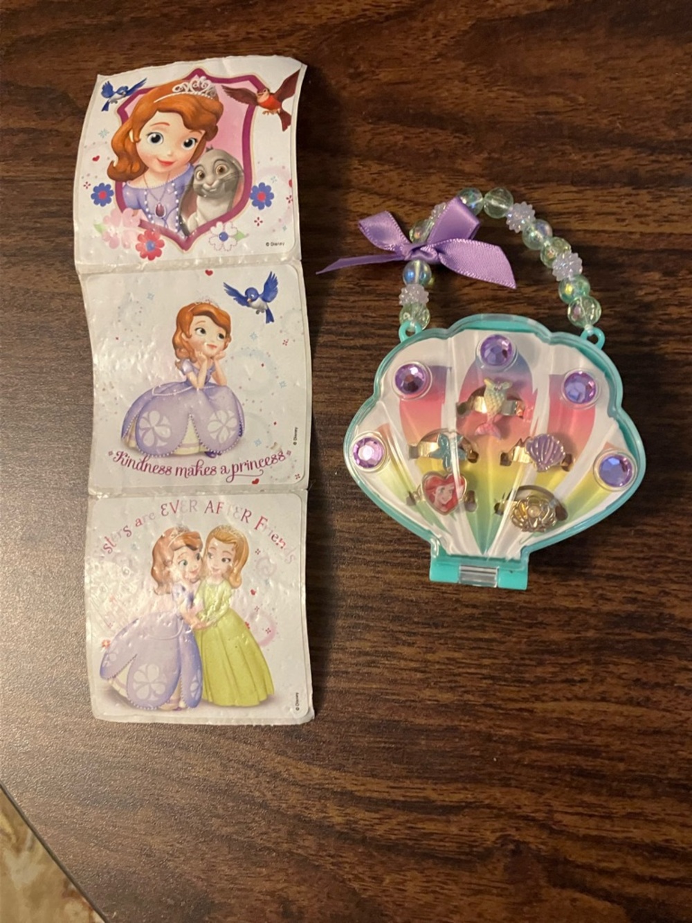 Disney Sofia the First and Little Mermaid 5 Ring Set in Clamshell Case & Handle